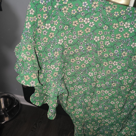 NWT $128 Max Studio Ruffle Wrap Floral Dress - Picture 8 of 12